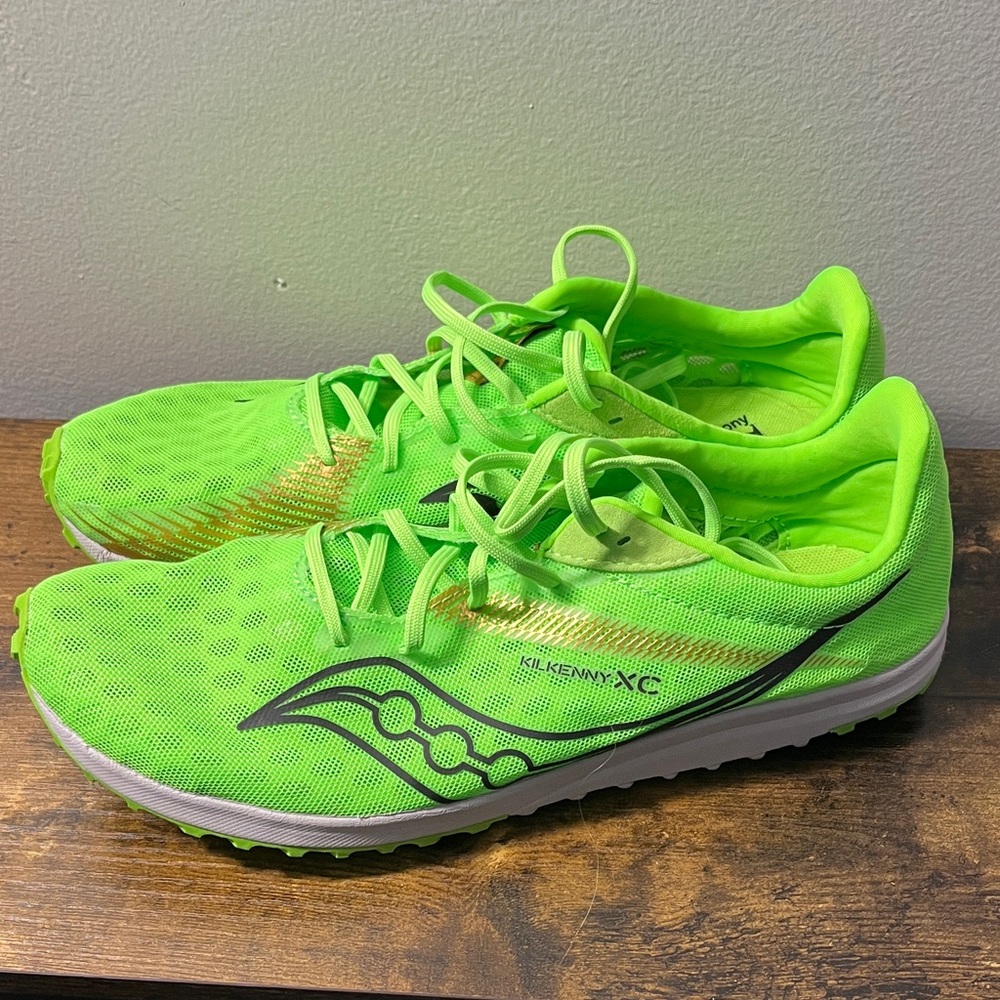 Saucony Kilkenny XC Neon Green racing flats